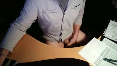 Snapshot of sensualgentlem chatting on February 2026 01:22:02 AM Sensually Yours online show from February 2026 01:22:02 AM