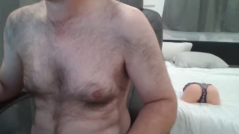 senyai40 online show from November 2025 04:07:01 PM