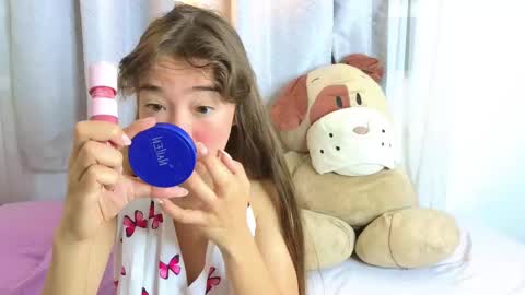 serafina_ online show from October 2025 01:20:01 PM