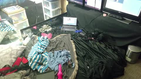 seraphyx33 online show from April 2026 09:30:02 PM