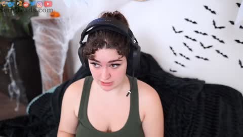 SeraReads online show from October 2025 03:03:02 PM