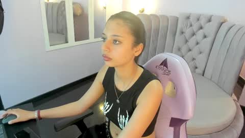 Seren  Follow me online show from February 2025 10:17:02 AM