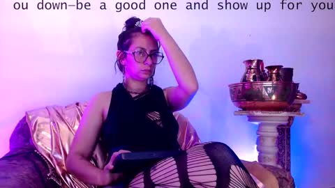 Serena Xyz online show from November 2025 06:08:01 PM