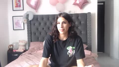 sararoussee online show from February 2025 07:46:01 PM