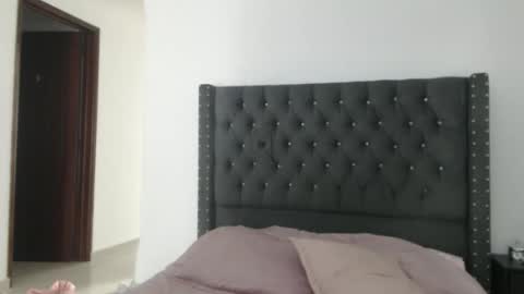 sararoussee online show from February 2026 08:12:02 PM