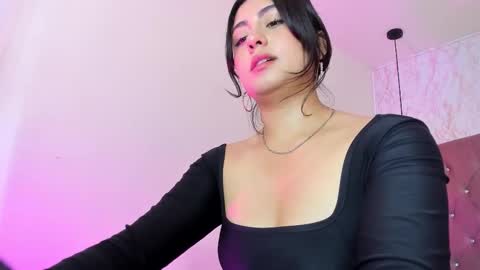  Serena  online show from November 2025 07:45:02 PM