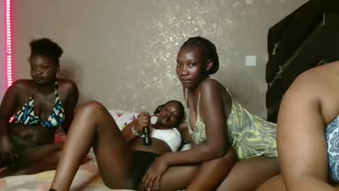 Serene online show from November 2025 04:55:01 PM