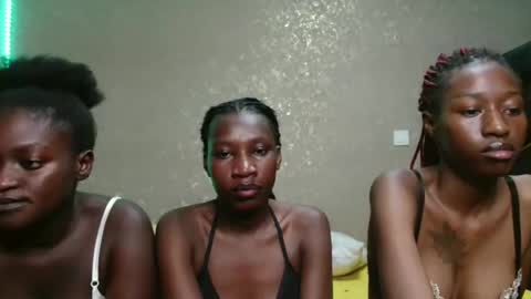 Serene online show from November 2025 03:56:02 PM