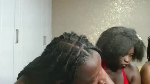 Serene online show from November 2025 03:38:02 PM