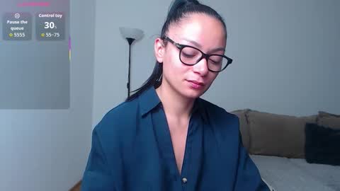 SereneSophi online show from December 2025 02:41:02 AM