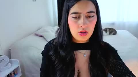 Serenna Cruz online show from October 2025 08:24:02 PM