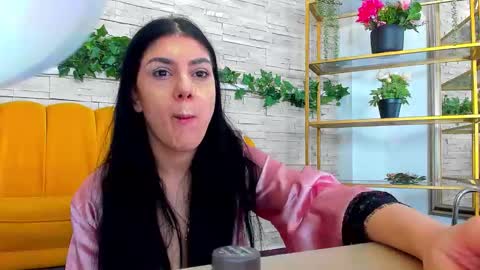 SerennaNoir online show from December 2025 06:09:01 AM