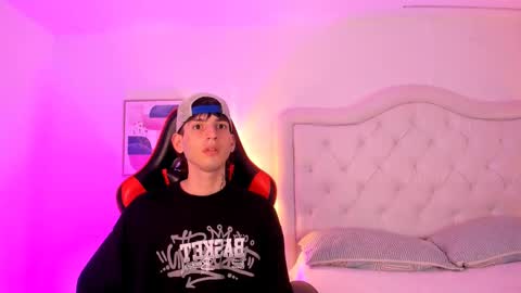 sett_and_gwen online show from January 2025 09:11:02 AM