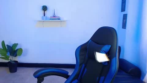 Thomas online show from September 2025 03:14:01 PM