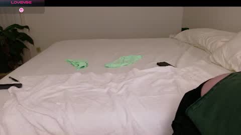 Violet online show from June 2026 04:04:02 AM