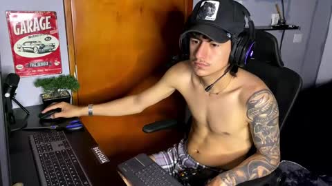 sex_love_sweat online show from February 2026 06:39:01 PM