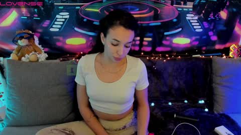 Leyila Johnnyn online show from December 2024 07:38:02 PM