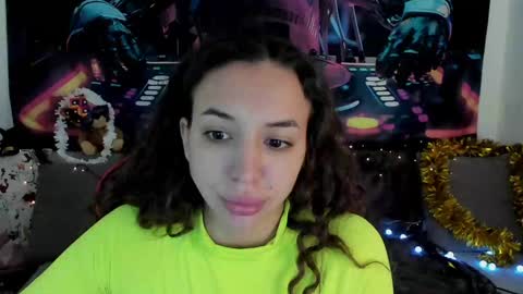 Leyila Johnnyn online show from December 2024 03:35:01 PM