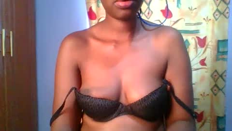 Snapshot of sexie_love chatting on November 2025 12:18:02 PM Nancy online show from November 2025 12:18:02 PM