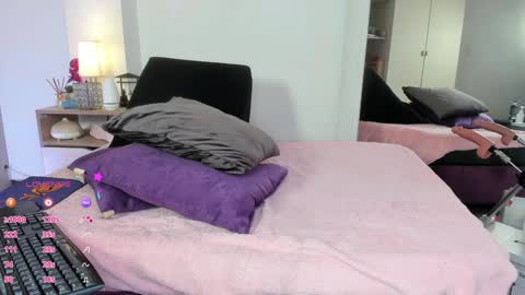 Snapshot of sexirose_19 chatting on January 2025 08:24:01 PM Rosa online show from January 2025 08:24:01 PM