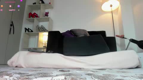 Snapshot of sexirose_19 chatting on October 2025 01:25:02 PM Rosa online show from October 2025 01:25:02 PM