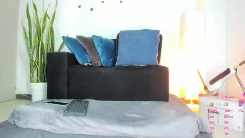 Rosa  online show from February 2026 01:08:02 PM