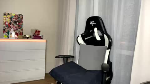 Snapshot of sexmoon11 chatting on February 2025 10:39:01 PM My name is Mia whats yours online show from February 2025 10:39:01 PM