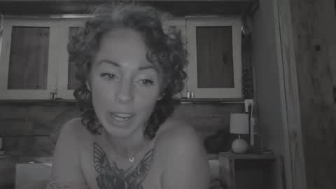 Trixy Rose online show from January 2025 07:28:02 PM