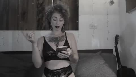 Trixy Rose online show from January 2025 02:13:01 PM