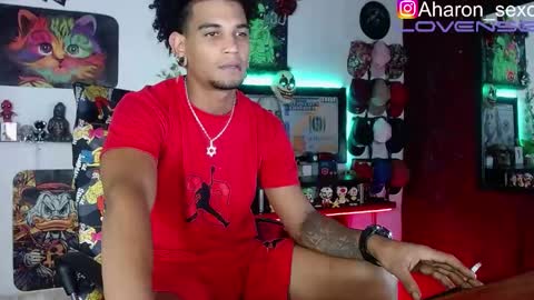 Aharon  ravelo online show from October 2025 04:46:02 AM