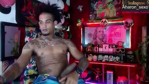 Aharon  ravelo online show from December 2025 01:11:02 AM