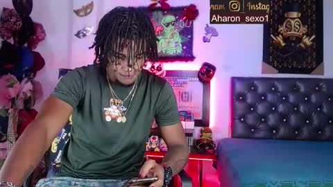 Snapshot of sexo_aharon chatting on February 2026 05:57:02 AM Aharon ravelo online show from February 2026 05:57:02 AM