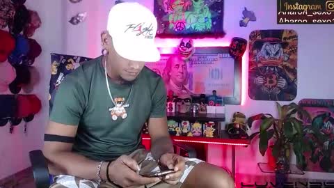 Snapshot of sexo_aharon chatting on February 2026 01:46:02 AM Aharon ravelo online show from February 2026 01:46:02 AM