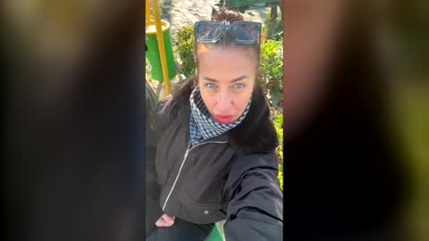 Snapshot of sextilyon chatting on December 2025 10:11:02 AM sextilyon online show from December 2025 10:11:02 AM