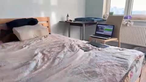 NIKKI KATE LIZA AND BOYS online show from October 2025 01:00:02 PM