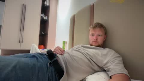 Snapshot of sexual_sbotage chatting on February 2026 08:21:01 PM Max Leman online show from February 2026 08:21:01 PM