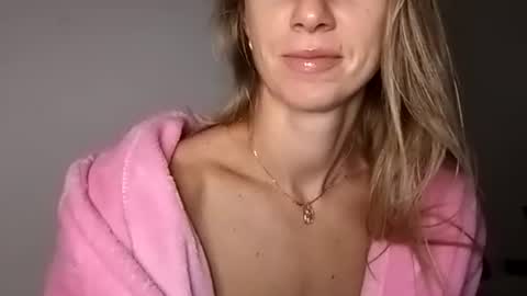 Snapshot of sexualangel chatting on September 2025 06:24:02 AM Verona online show from September 2025 06:24:02 AM