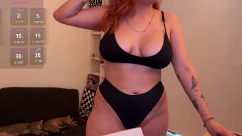 Andrea online show from September 2025 07:25:02 PM