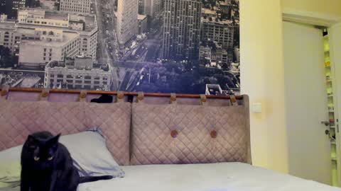 Andrea online show from October 2025 01:55:02 PM