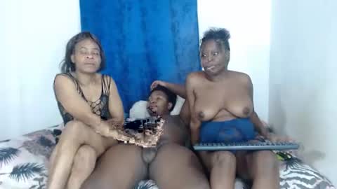 Snapshot of sexxxtreeme_ chatting on January 2025 11:28:01 PM sexxxtreeme_ online show from January 2025 11:28:01 PM