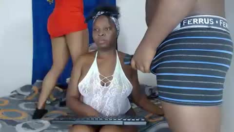 Snapshot of sexxxtreeme_ chatting on March 2025 08:33:02 AM sexxxtreeme_ online show from March 2025 08:33:02 AM