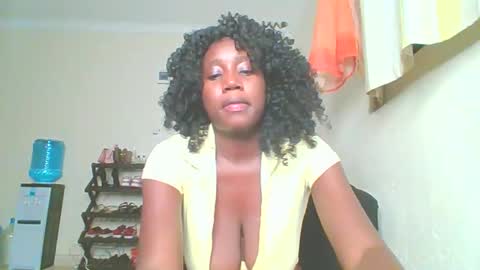 Snapshot of sexxy_thick_ebony chatting on September 2025 06:55:01 PM Sweet doll online show from September 2025 06:55:01 PM