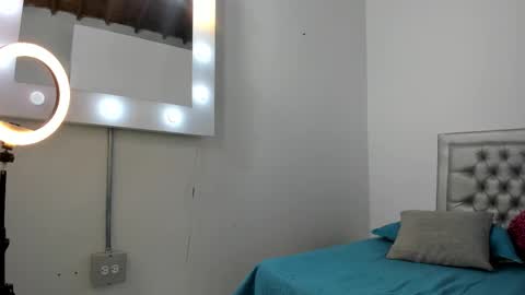 Snapshot of sexxylatincouple1 chatting on November 2025 10:05:01 AM sexxylatincouple1 online show from November 2025 10:05:01 AM