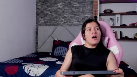 Snapshot of sexxyy_couple_ chatting on February 2026 06:23:01 AM Sexxy-Couple online show from February 2026 06:23:01 AM