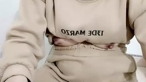 sexy8685 online show from January 2026 01:43:01 AM