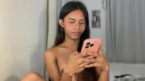 sexy_alexa17 online show from April 2026 05:37:01 PM
