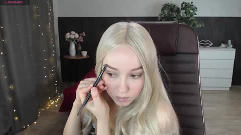 Alexia online show from September 2025 12:09:02 PM