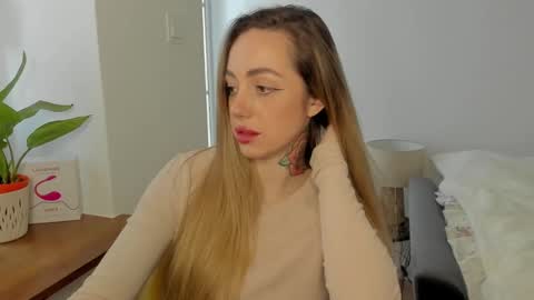 Snapshot of sexy_coralie chatting on January 2025 02:28:02 PM C o r a l i e online show from January 2025 02:28:02 PM