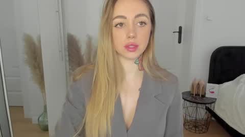 Snapshot of sexy_coralie chatting on February 2025 02:21:02 PM C o r a l i e online show from February 2025 02:21:02 PM