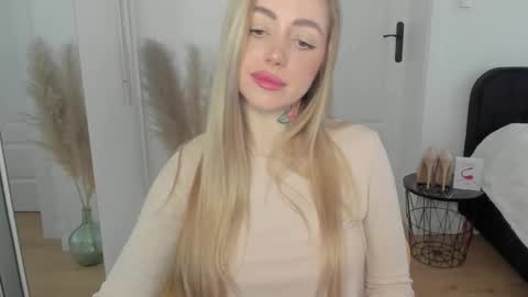 Snapshot of sexy_coralie chatting on February 2025 08:59:01 AM C o r a l i e online show from February 2025 08:59:01 AM